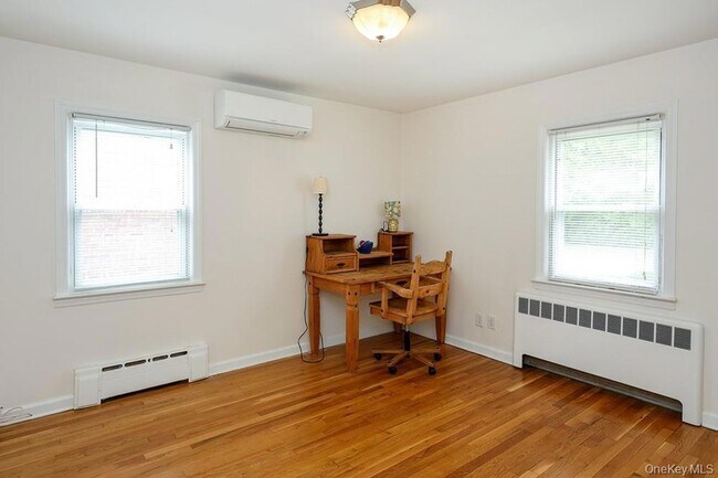 Building Photo - 242 Clinton Rd