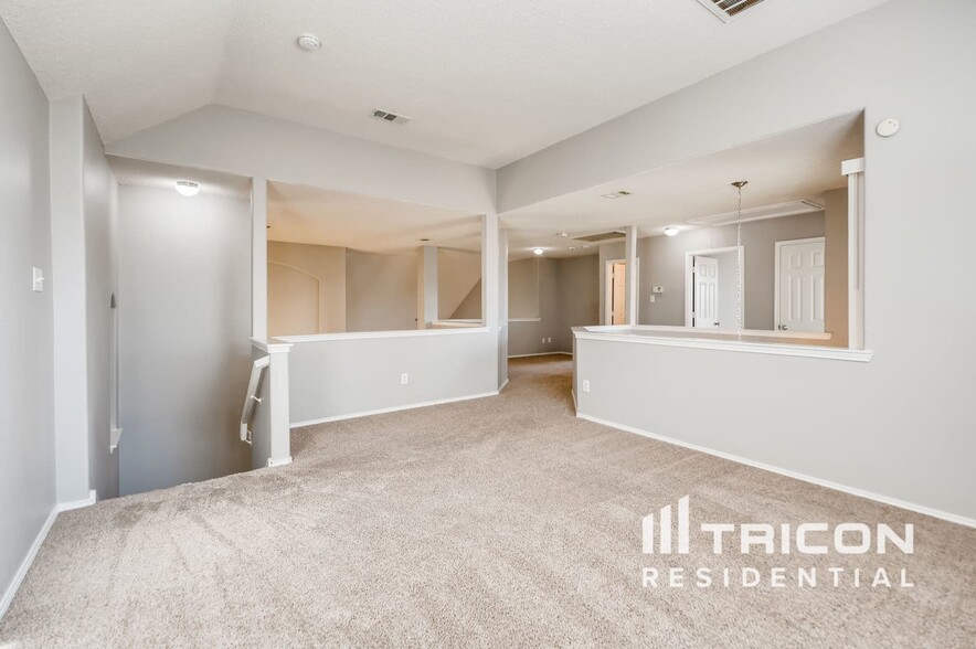 Building Photo - 3705 Aldersyde Dr