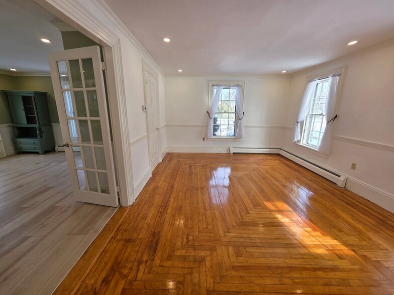 Building Photo - 21 Cleaves St