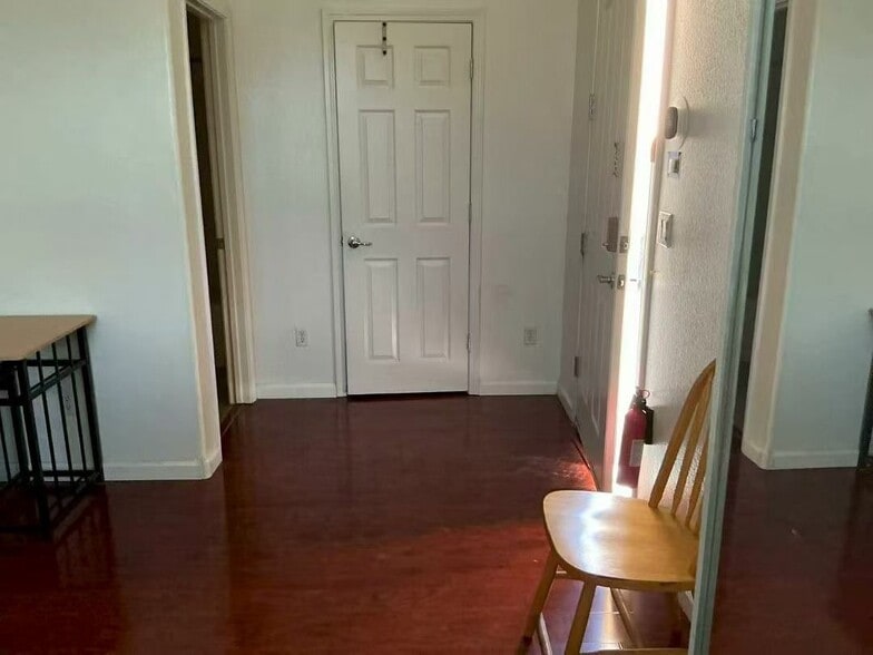 Building Photo - 5650 Red Roof St