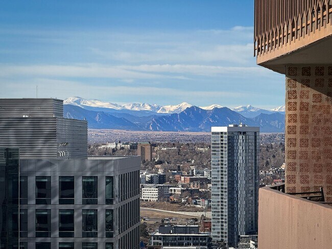 Building Photo - 35th Floor Downtown Denver Condo | 1 Bed | Private Balcony | Mountain Views
