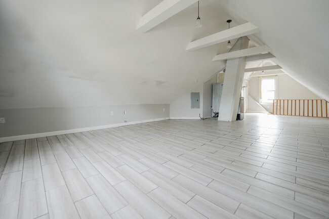 Building Photo - 134 Gorham Ave
