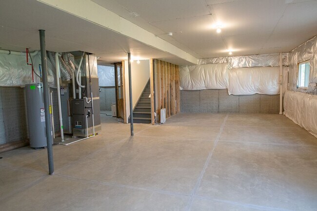 Building Photo - 2845 Beechwood Dr