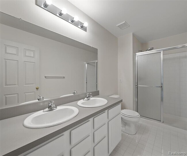 Building Photo - 5864 Willow Ridge Dr