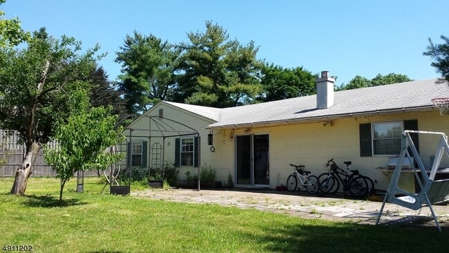 Building Photo - 1 Tripplet Rd