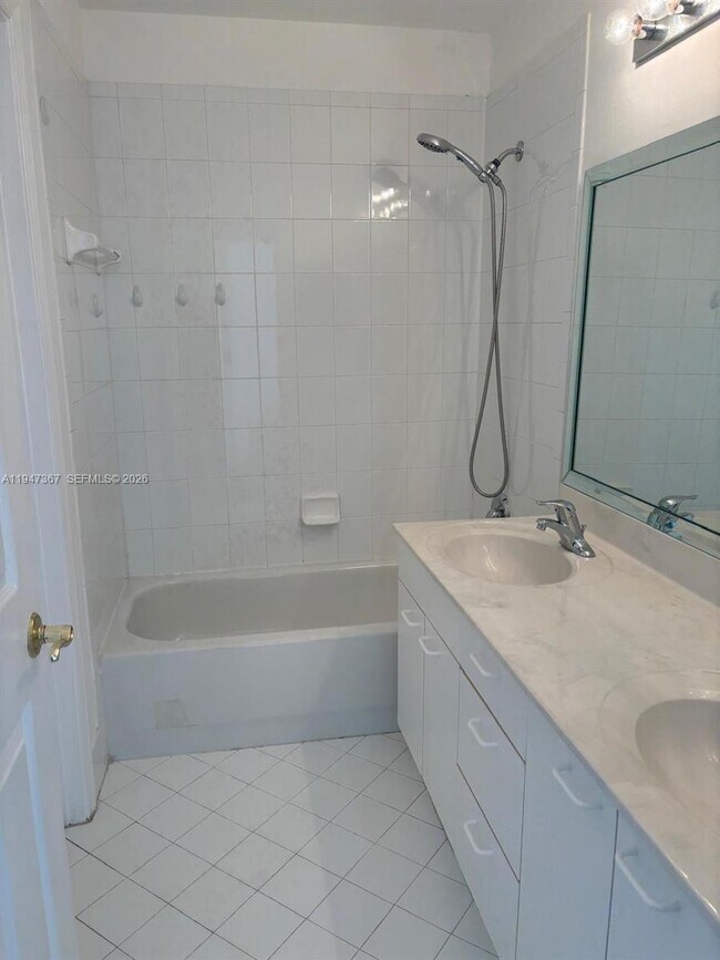 Building Photo - 15845 SW 49th Ct