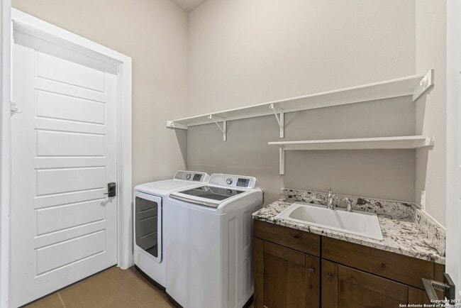 Building Photo - 6705 Abarth Ln