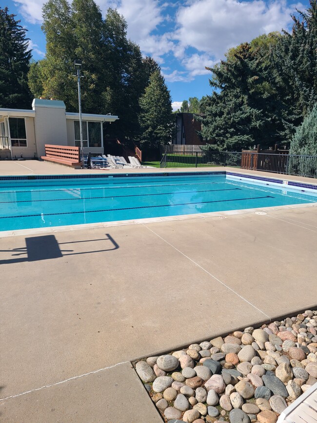 Building Photo - 1315 Kirkwood Dr