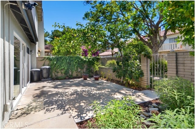 Building Photo - 55 Oak Tree Ln