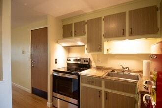 Building Photo - One Bedroom condo in Northampton