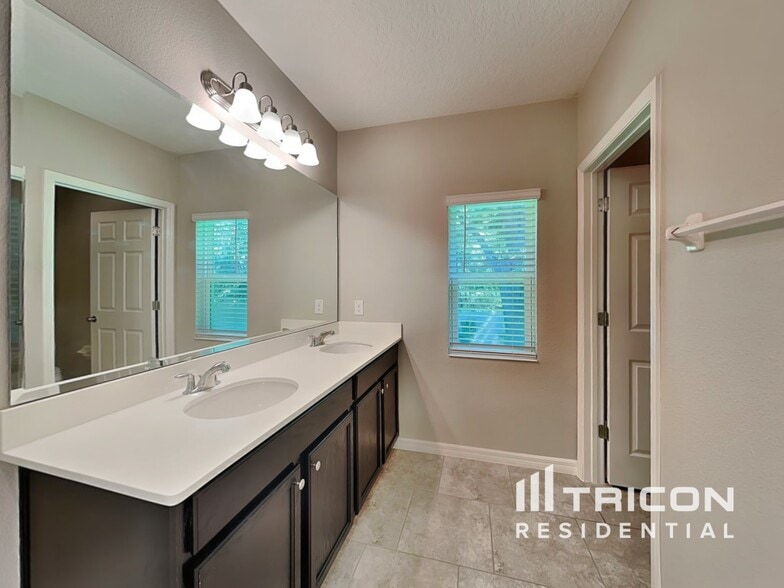 Building Photo - 34633 Salerno Cir