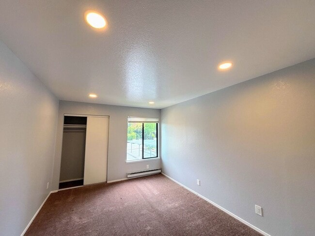 Building Photo - 2 Bed 2 Bath Condo in San Pablo - COMING SOON!!