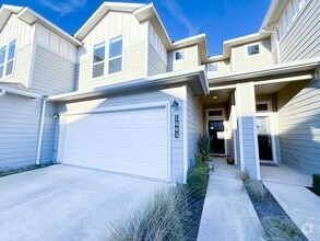 Building Photo - 1805 Roseburg Dr
