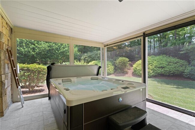 Building Photo - 6327 Howell Cobb Ct