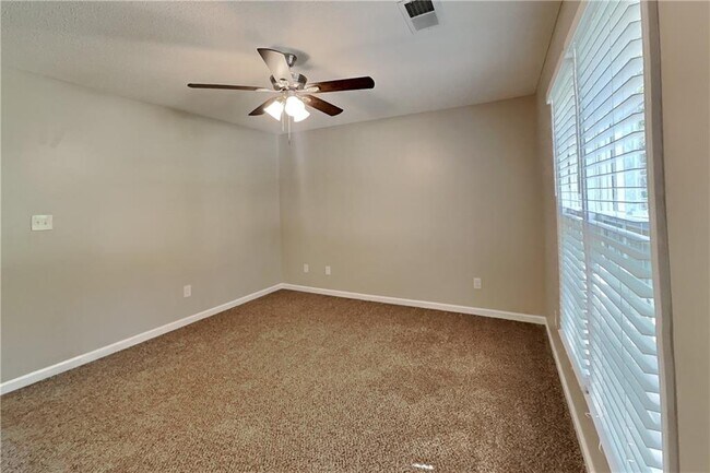 Building Photo - 241 Kipling Dr
