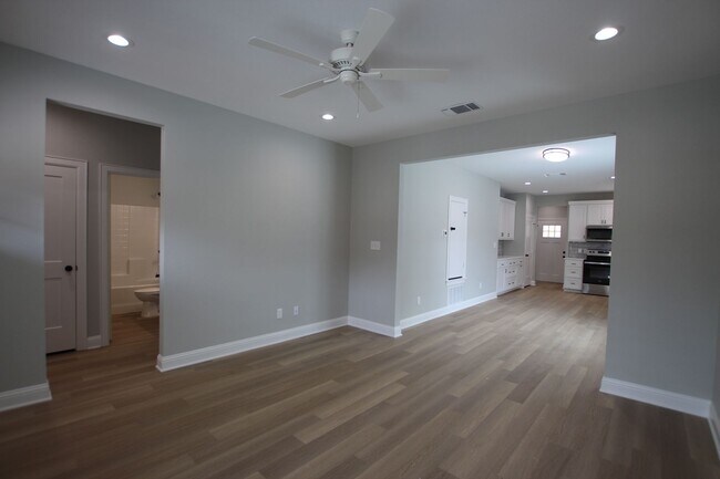 Building Photo - Coming Soon! 3 Bed 2 Bath Town Home in Tyler, Tx!