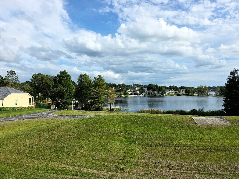 Building Photo - 11006 Lake Katherine Cir