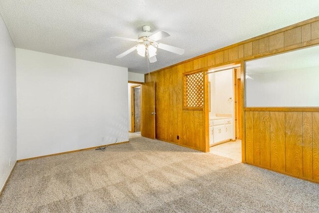 Building Photo - 1324 Kelly Park Rd