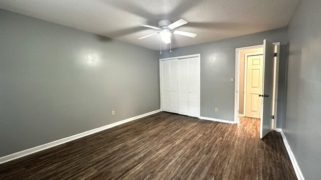 Building Photo - 3735 Donovan Dr