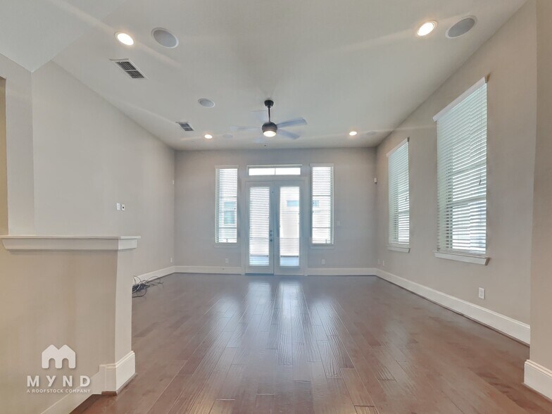 Building Photo - 5430 Cornish St