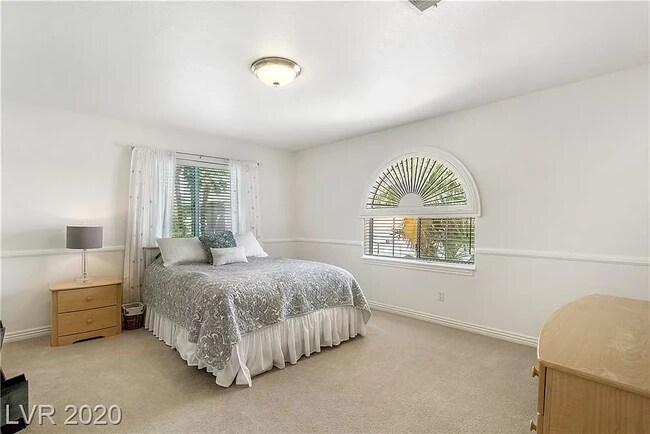 Building Photo - 7777 Willow Cove Cir