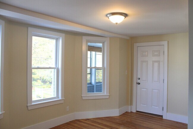 Building Photo - 78 Endicott St
