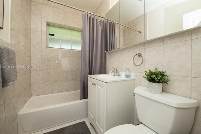 Building Photo - 7601 SW 59th Ct