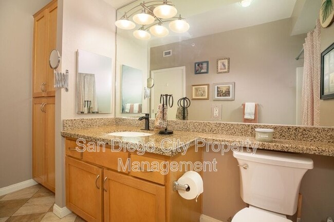 Building Photo - 450 J St