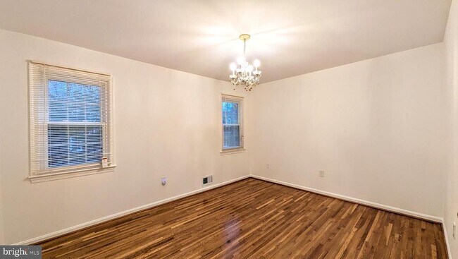 Building Photo - 8835 Tuckerman Ln