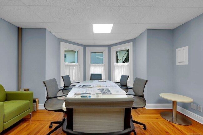 Building Photo - 211 Montowese St