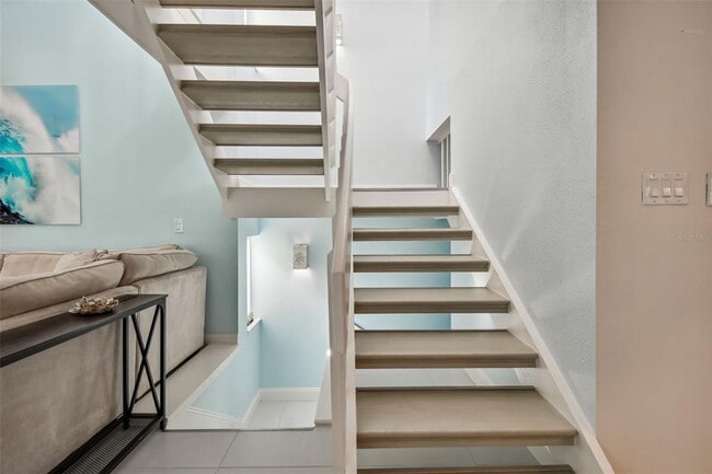 Building Photo - 240 Windward Passage