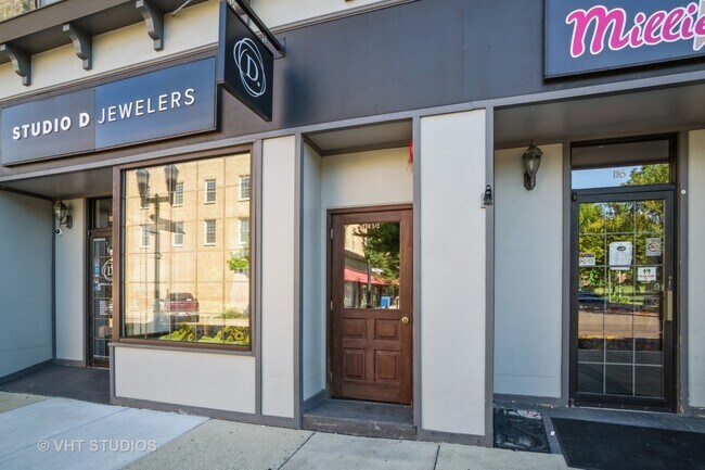 Building Photo - 116 N Benton St