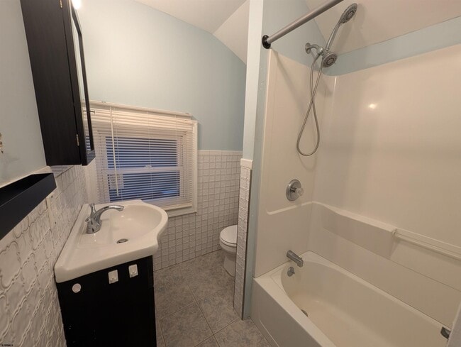 Building Photo - 6506 Ventnor Ave