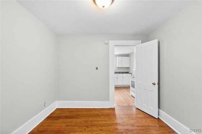 Building Photo - 200 Center St