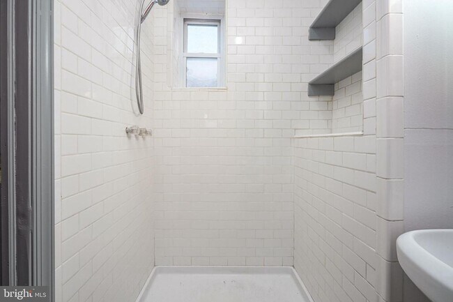 Building Photo - 1525 Tasker St