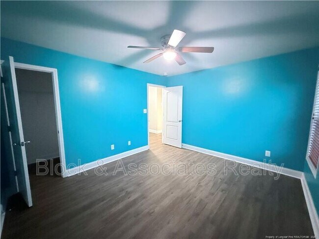 Building Photo - 471 Century Dr