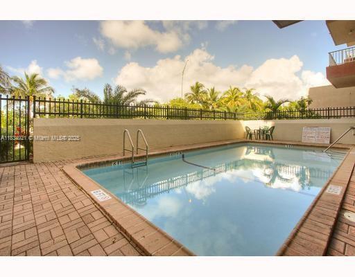 Building Photo - 2600 Collins Ave