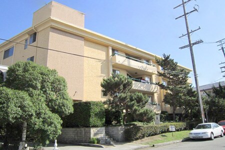 Primary Photo - 110 Hurricane St