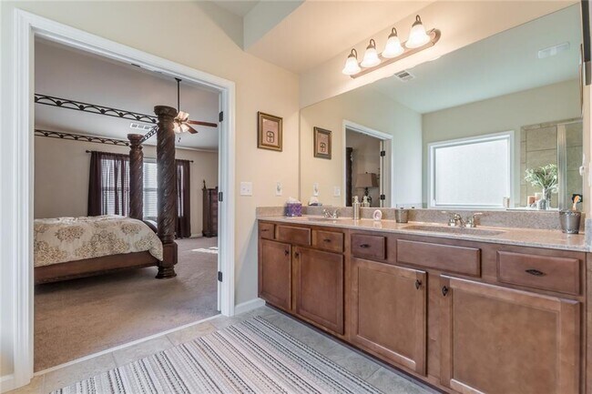 Building Photo - 4850 Haysboro Way