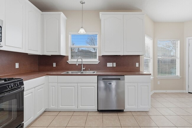 Building Photo - 12553 Canyon Hill Drive