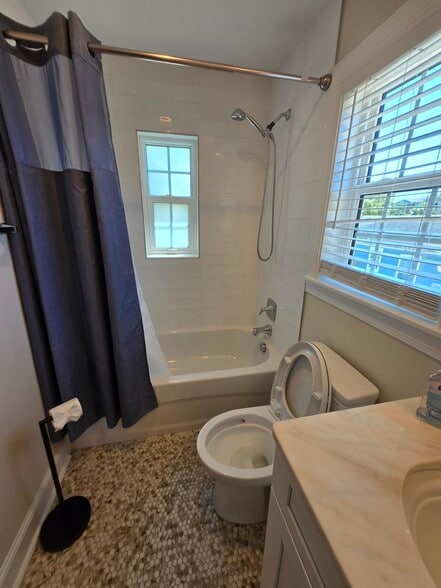 Building Photo - 2495 13th Ave N