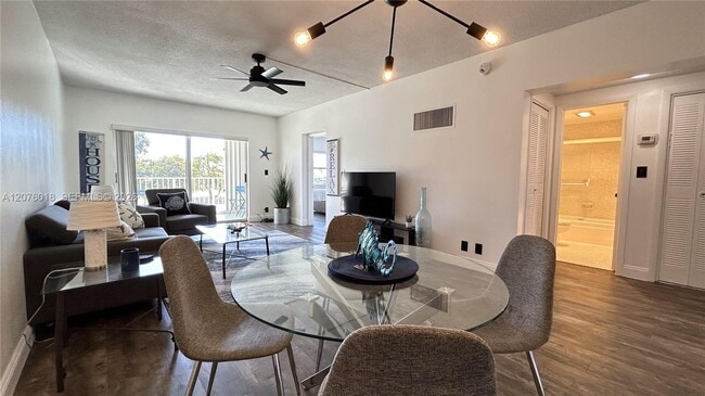 Building Photo - 4117 Bougainvilla Dr
