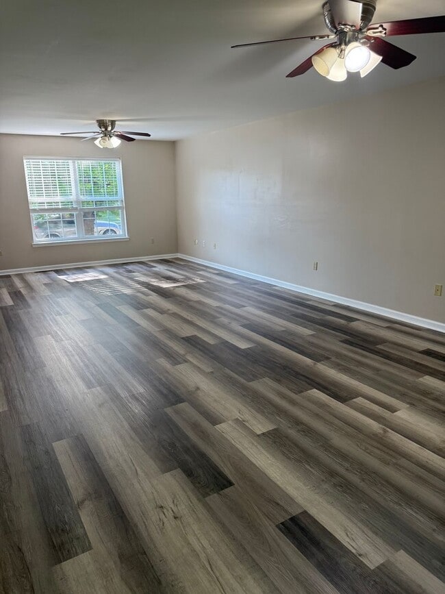 Building Photo - THREE BEDROOM/2.5 BATH Detached Home w TWO...