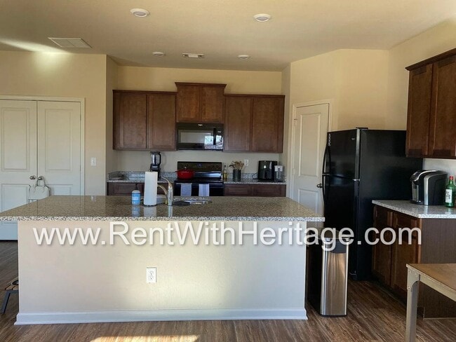 Building Photo - Gorgeous 3bd/ 2.5 bath Home in Popular Ann...