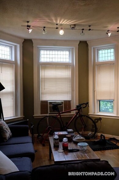 Building Photo - 1874 Commonwealth Ave