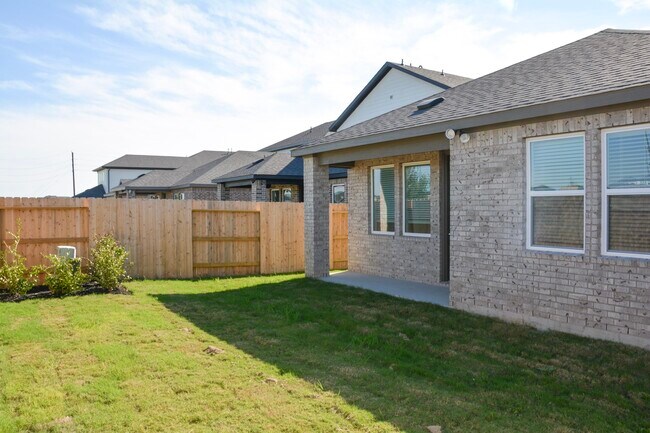 Building Photo - 18226 Flora Grv Dr