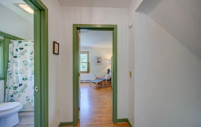 Building Photo - For Rent: Charming 3-Bedroom Home in Bartl...