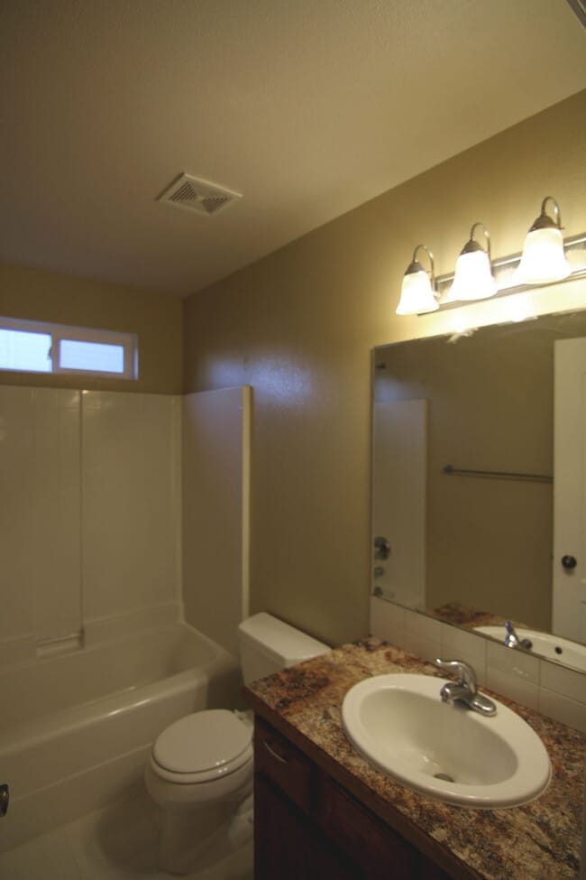 Building Photo - 3BR 2BA Contemporary Living - Meridian