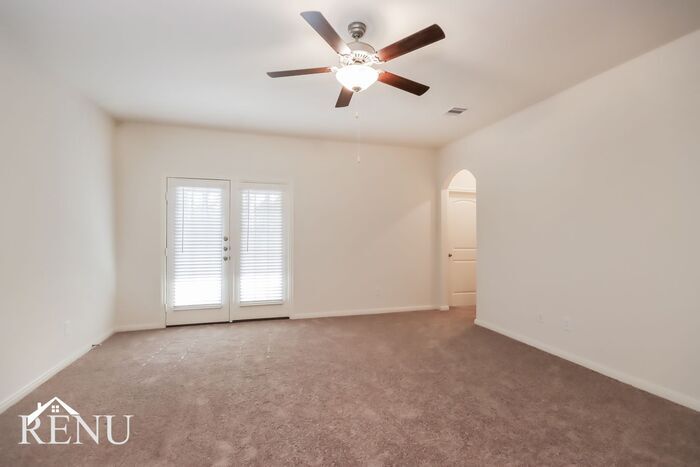 Building Photo - 10458 Sweetwater Creek Dr