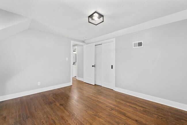 Building Photo - 7615 W 95th Terrace